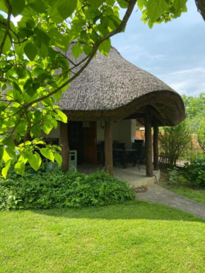 Nádfedeles Házikó, Balatonkeresztur